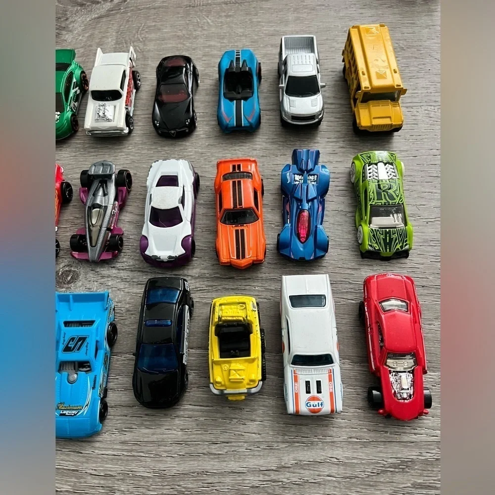 Matchbox / Hotwheels car lot of 30 cars lot #1